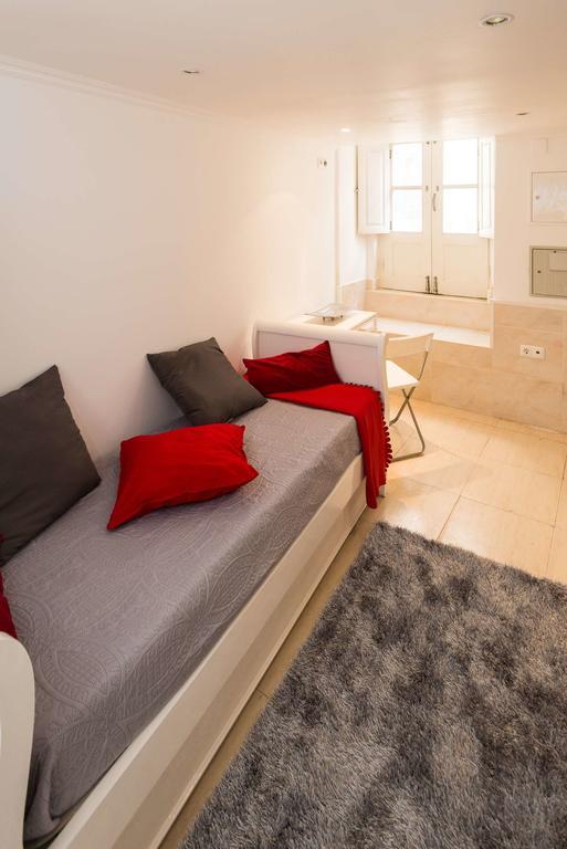 Low Cost - Historic City Center Rc Apartment Lisbon Exterior photo
